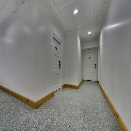Hotel Metropolis Srīnagar Eksteriør bilde