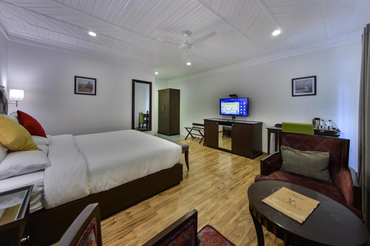 Hotel Metropolis Srīnagar Eksteriør bilde